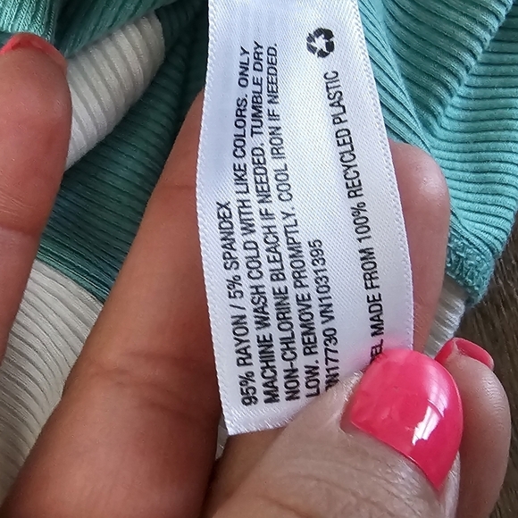 half white half teal target long sleeve - Picture 3 of 5